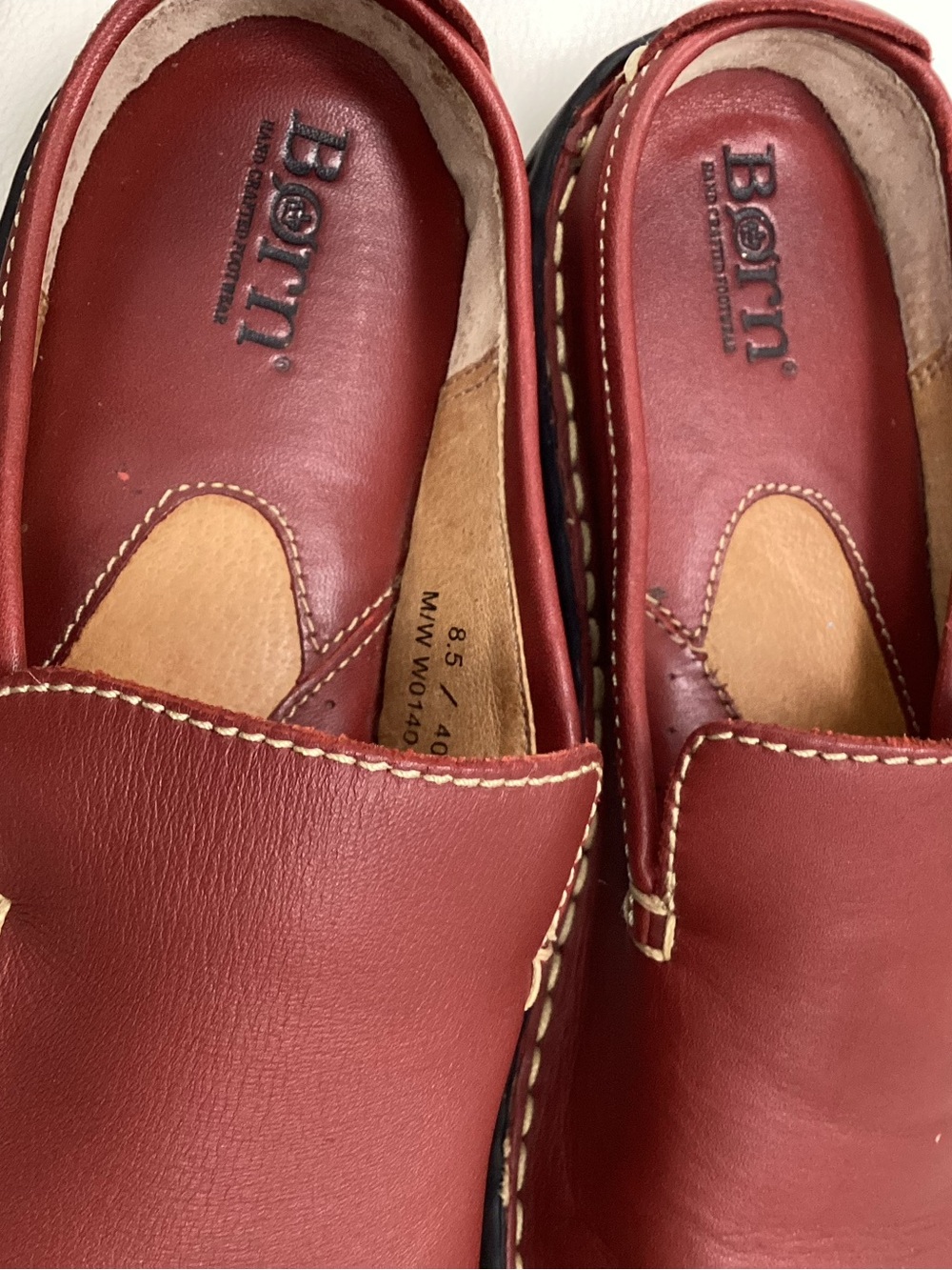 Born Leather Slip-On Clogs / Mules
Women’s Size 8.5 (EU 40)
Rich Red Leather | - Picture 4 of 8